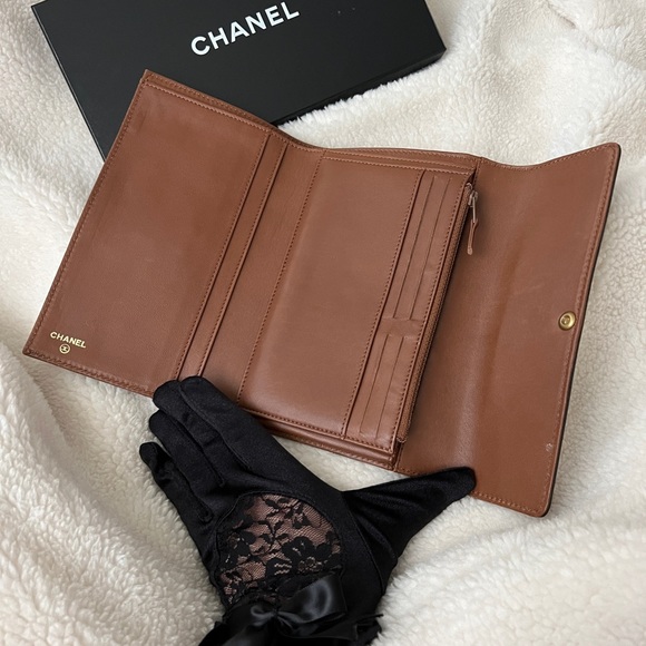 Auth Chanel Vintage Brown Caviar Tri-Fold Wallet - Excellent Condition - Picture 6 of 13